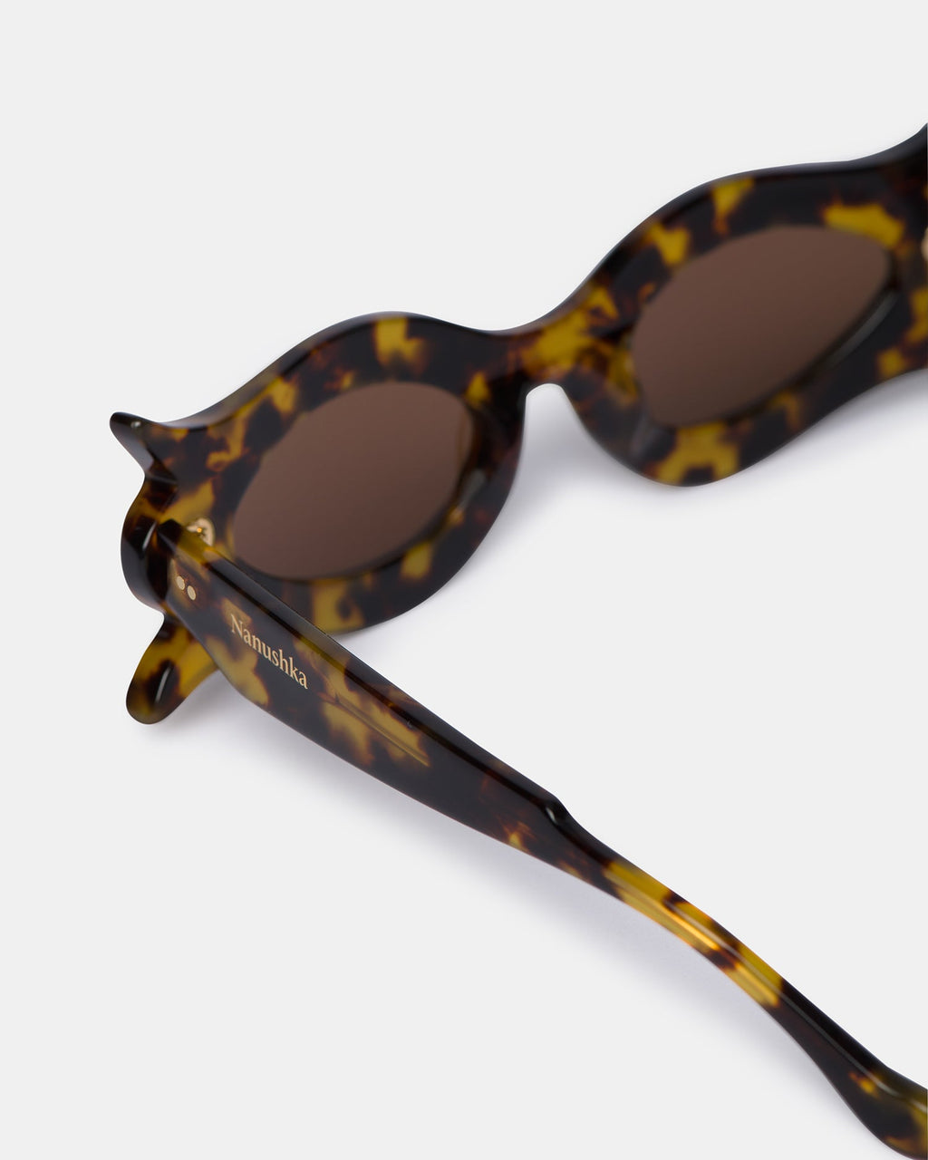 Nanushka Tully - Bio-Plastic Floral-Shaped Sunglasses - Dark Amber