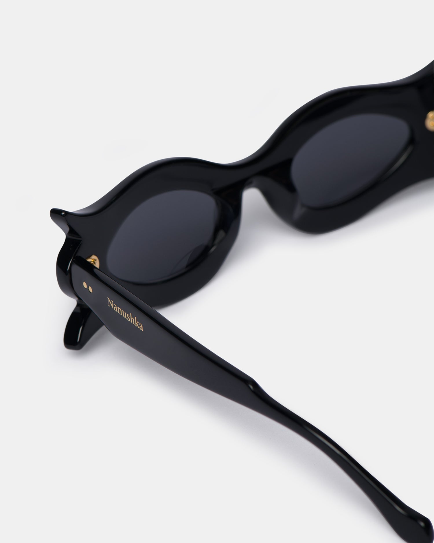 Nanushka Tully - Bio-Plastic Floral-Shaped Sunglasses - Black